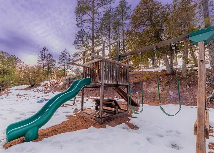 Cabin#2 Elk Hallow - Pet Friendly - Sleeps 6 - Playground & Game Room
