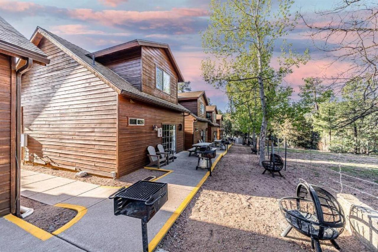 Cabin#2 Elk Hallow - Pet Friendly - Sleeps 6 - Playground & Game Chalet